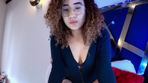 Snapshot of charlotte1117 chatting on 12-18-24, 06:35 Char 3 online show from 12-18-24, 06:35