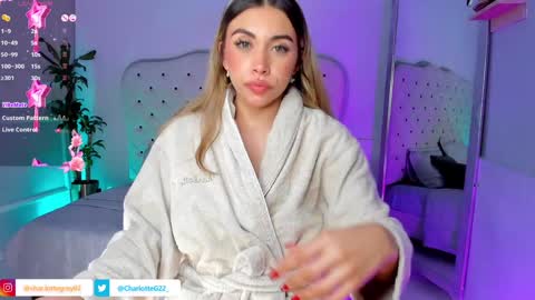 Snapshot of charlotte__grey chatting on 01-14-25, 12:43 charlotte grey online show from 01-14-25, 12:43