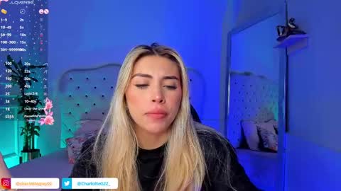 Snapshot of charlotte__grey chatting on 03-07-25, 07:38 charlotte grey online show from 03-07-25, 07:38
