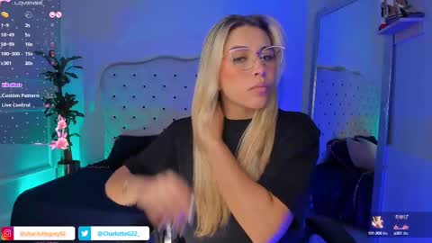 Snapshot of charlotte__grey chatting on 03-12-25, 08:20 charlotte grey online show from 03-12-25, 08:20