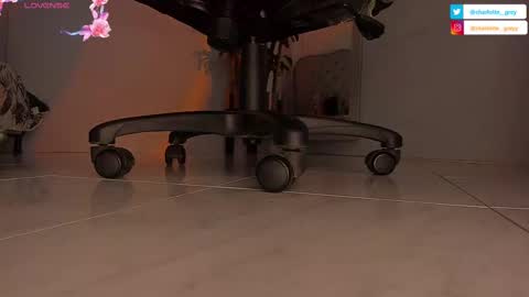 charlotte  grey online show from 10-04-25, 08:07