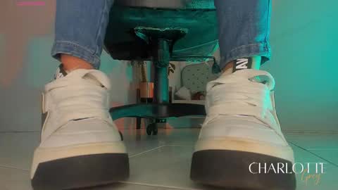 charlotte  grey online show from 11-26-25, 08:32