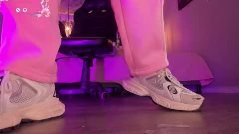 Snapshot of charlotte__grey chatting on 02-15-26, 11:52 charlotte grey online show from 02-15-26, 11:52