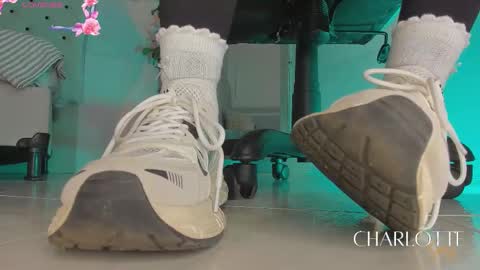 Snapshot of charlotte__grey chatting on 02-17-26, 08:15 charlotte grey online show from 02-17-26, 08:15