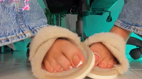 Snapshot of charlotte__grey chatting on 02-18-26, 08:38 charlotte grey online show from 02-18-26, 08:38