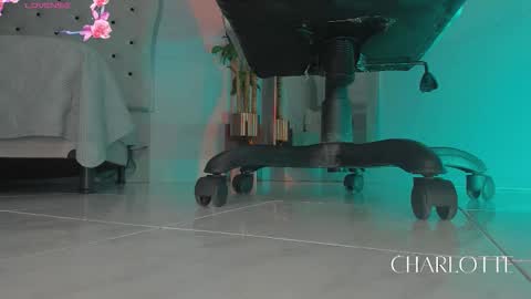 Snapshot of charlotte__grey chatting on 02-20-26, 08:09 charlotte grey online show from 02-20-26, 08:09