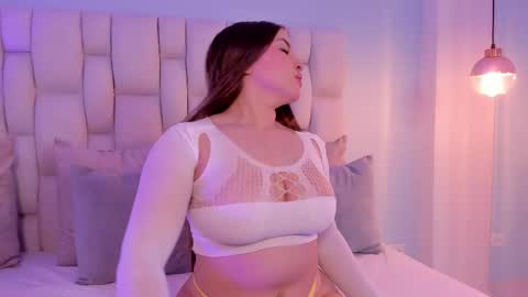 Snapshot of charlotte_borbom chatting on 10-16-25, 05:47 Charlotte online show from 10-16-25, 05:47