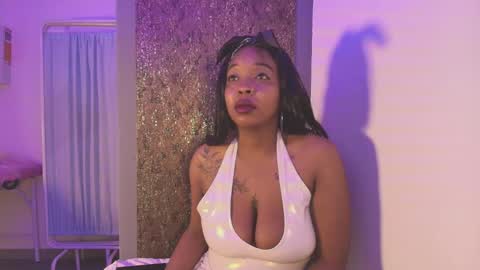 Snapshot of charlotte_brown_1 chatting on 10-29-25, 12:18 CHARLOTTE BROWN online show from 10-29-25, 12:18