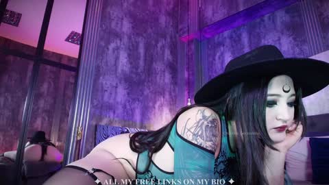 Charlotte online show from 10-24-25, 05:09