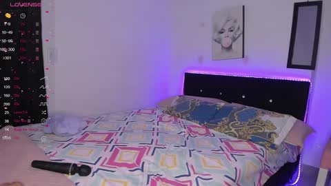 charlotte_hot47 online show from 01-10-25, 01:53