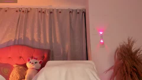 Snapshot of charlotte_love09 chatting on 03-05-26, 05:03 Charlotte online show from 03-05-26, 05:03