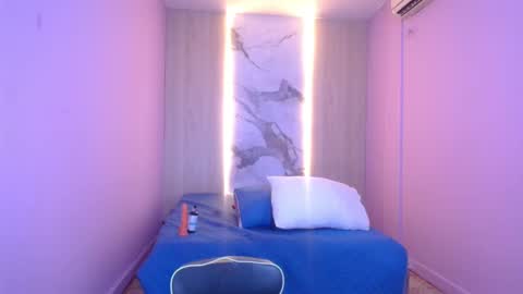 CHARLOTTE online show from 01-25-25, 02:58