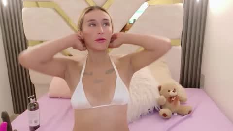 Snapshot of charlotte_phaeton chatting on 10-31-25, 02:01 Charlotte online show from 10-31-25, 02:01