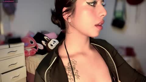 Snapshot of charlotte_queen20 chatting on 11-10-25, 12:31 Charlotte online show from 11-10-25, 12:31