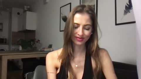 Snapshot of charlotte_roche chatting on 01-16-25, 06:27 Charlotte Roche online show from 01-16-25, 06:27