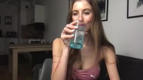 Snapshot of charlotte_roche chatting on 01-28-25, 03:04 Charlotte Roche online show from 01-28-25, 03:04