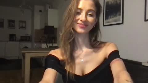 Snapshot of charlotte_roche chatting on 03-05-25, 06:12 Charlotte Roche online show from 03-05-25, 06:12