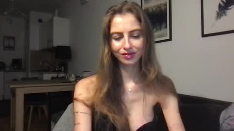 Charlotte Roche online show from 10-06-25, 03:20