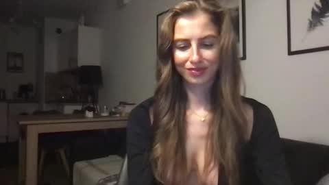 Charlotte Roche online show from 11-04-25, 04:06