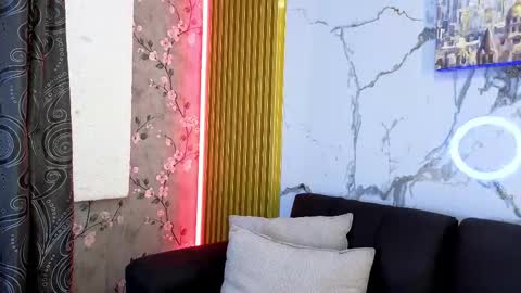 charlotte_skinny11_aws online show from 11-01-25, 07:05