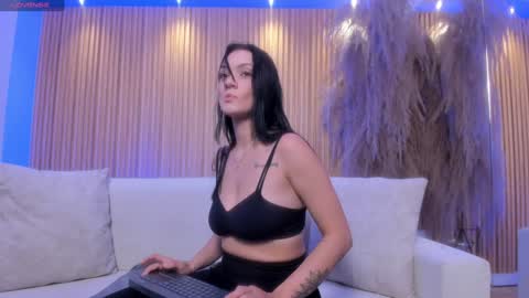 Snapshot of charlotte_whitee1 chatting on 12-28-24, 11:30 Charlotte Everyday From 0700 to 1300 Col Time online show from 12-28-24, 11:30