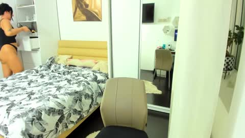 Charlotte online show from 02-02-25, 06:04