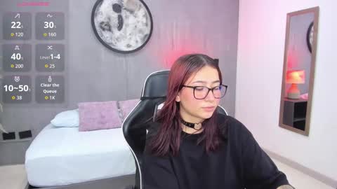 Snapshot of charlottee27_ chatting on 02-13-26, 02:29 Charlottee online show from 02-13-26, 02:29