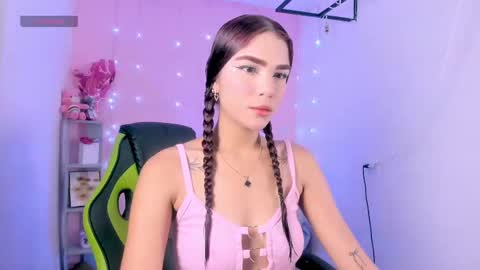 charlotteee online show from 10-04-25, 08:34