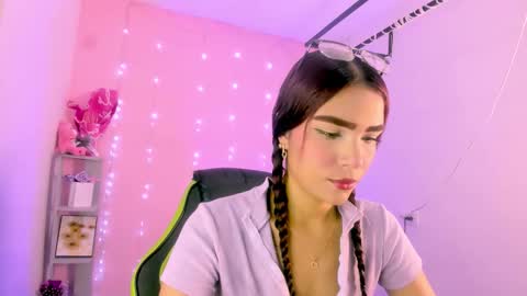 charlotteee online show from 11-04-25, 01:48