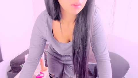 Snapshot of charlottegray_ chatting on 01-25-25, 07:39 CHARLOTTE online show from 01-25-25, 07:39
