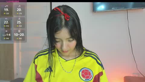 charlottekiss99 online show from 06-18-26, 12:53