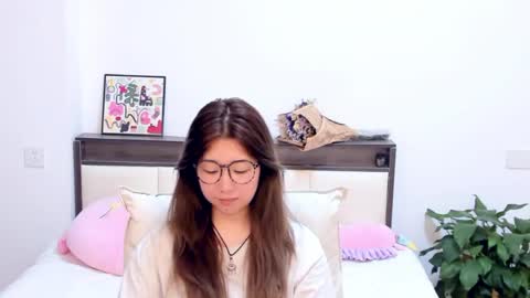 Snapshot of charlottelin chatting on 05-14-26, 05:42 Charlotte online show from 05-14-26, 05:42