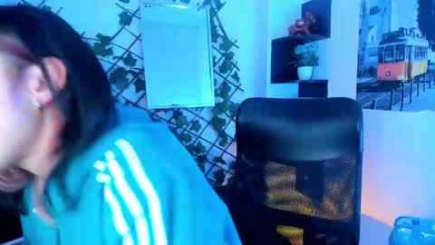 charlottestuart_ online show from 05-06-26, 03:35
