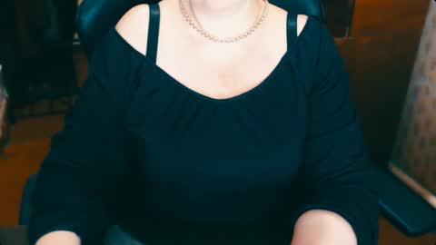 CharlotteXTasty online show from 12-19-24, 10:56