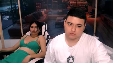 Snapshot of charlyandlaura chatting on 10-11-25, 07:23 charlyandlaura online show from 10-11-25, 07:23