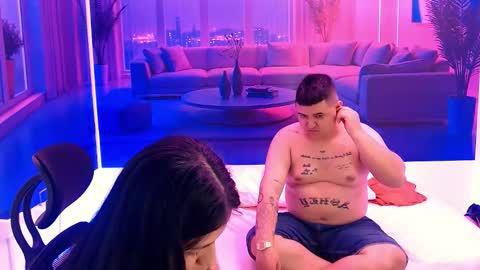 Snapshot of charlyandlaura chatting on 10-17-25, 07:27 charlyandlaura online show from 10-17-25, 07:27