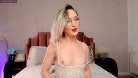 Snapshot of charming_annye chatting on 10-03-25, 10:51 Annye online show from 10-03-25, 10:51