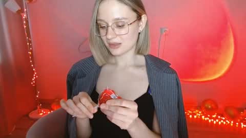 Michelle  online show from 01-30-25, 06:35