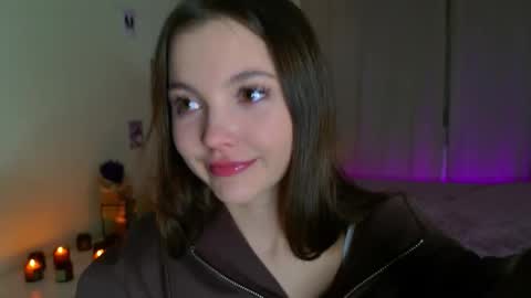 Snapshot of charming_bliss chatting on 10-02-25, 04:47 Kaylee online show from 10-02-25, 04:47