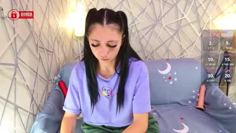 Snapshot of charming_lia chatting on 10-28-25, 02:04 CharmingLIA online show from 10-28-25, 02:04