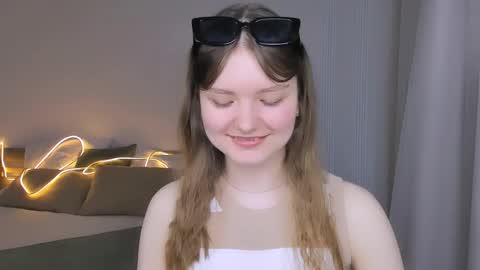 Snapshot of charminglookeva chatting on 05-24-26, 03:22 Im Eva online show from 05-24-26, 03:22