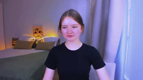 Snapshot of charminglookeva chatting on 06-22-26, 11:18 Im Eva online show from 06-22-26, 11:18
