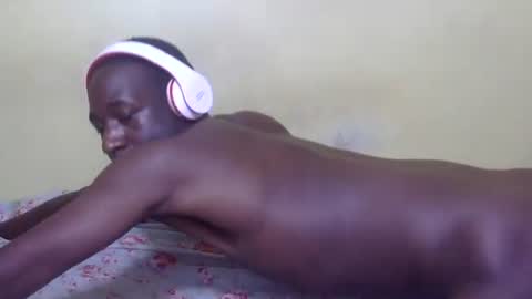 Snapshot of charmzboy chatting on 10-03-25, 09:01 charmzboy online show from 10-03-25, 09:01