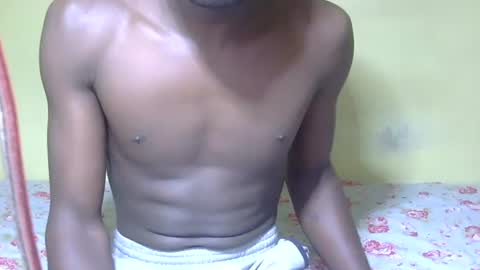 Snapshot of charmzboy chatting on 10-05-25, 08:01 charmzboy online show from 10-05-25, 08:01