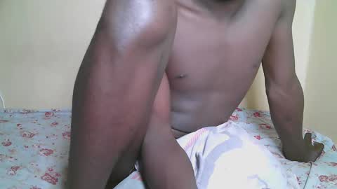 Snapshot of charmzboy chatting on 10-13-25, 09:04 charmzboy online show from 10-13-25, 09:04