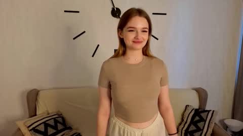 Snapshot of charoletteharles chatting on 03-10-26, 05:01 Lolla online show from 03-10-26, 05:01