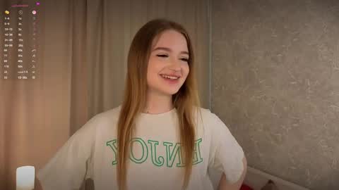 Snapshot of charoletteharles chatting on 04-07-26, 04:13 Lolla online show from 04-07-26, 04:13