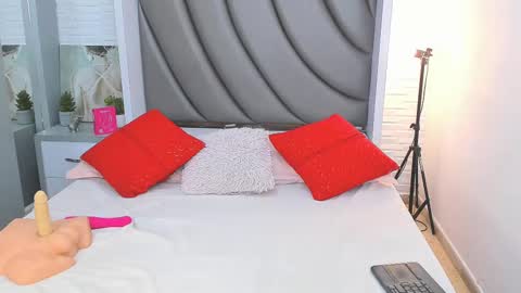 Charon  Stom online show from 09-30-25, 01:38