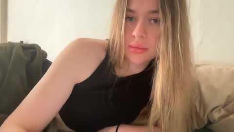 Snapshot of charrry chatting on 06-16-26, 09:39 charrry online show from 06-16-26, 09:39