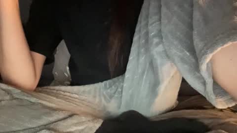 Snapshot of chase_vicky chatting on 09-27-25, 10:26 Vicky online show from 09-27-25, 10:26